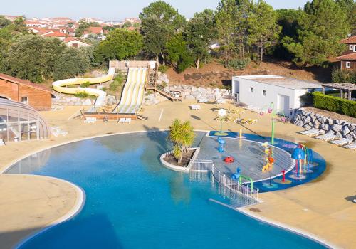 Vue aérienne complexe aquatique du camping Mimizan Plage